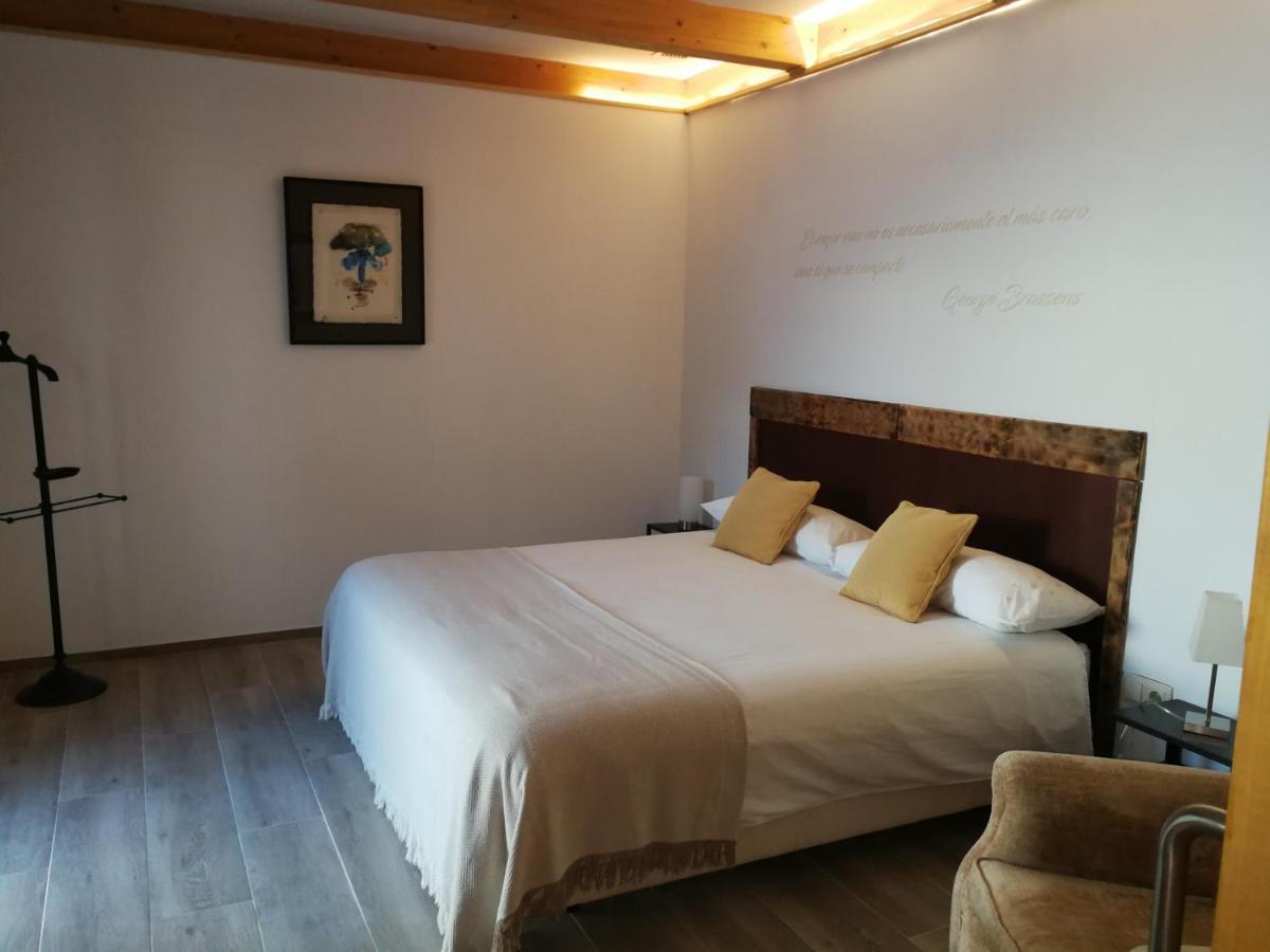 Hotel Rural Cal Ruget Vilobi Del Penedes Екстер'єр фото