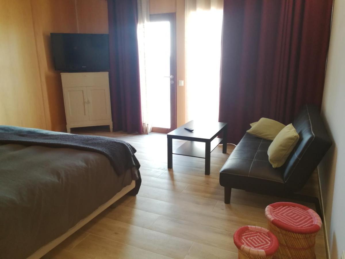 Hotel Rural Cal Ruget Vilobi Del Penedes Екстер'єр фото