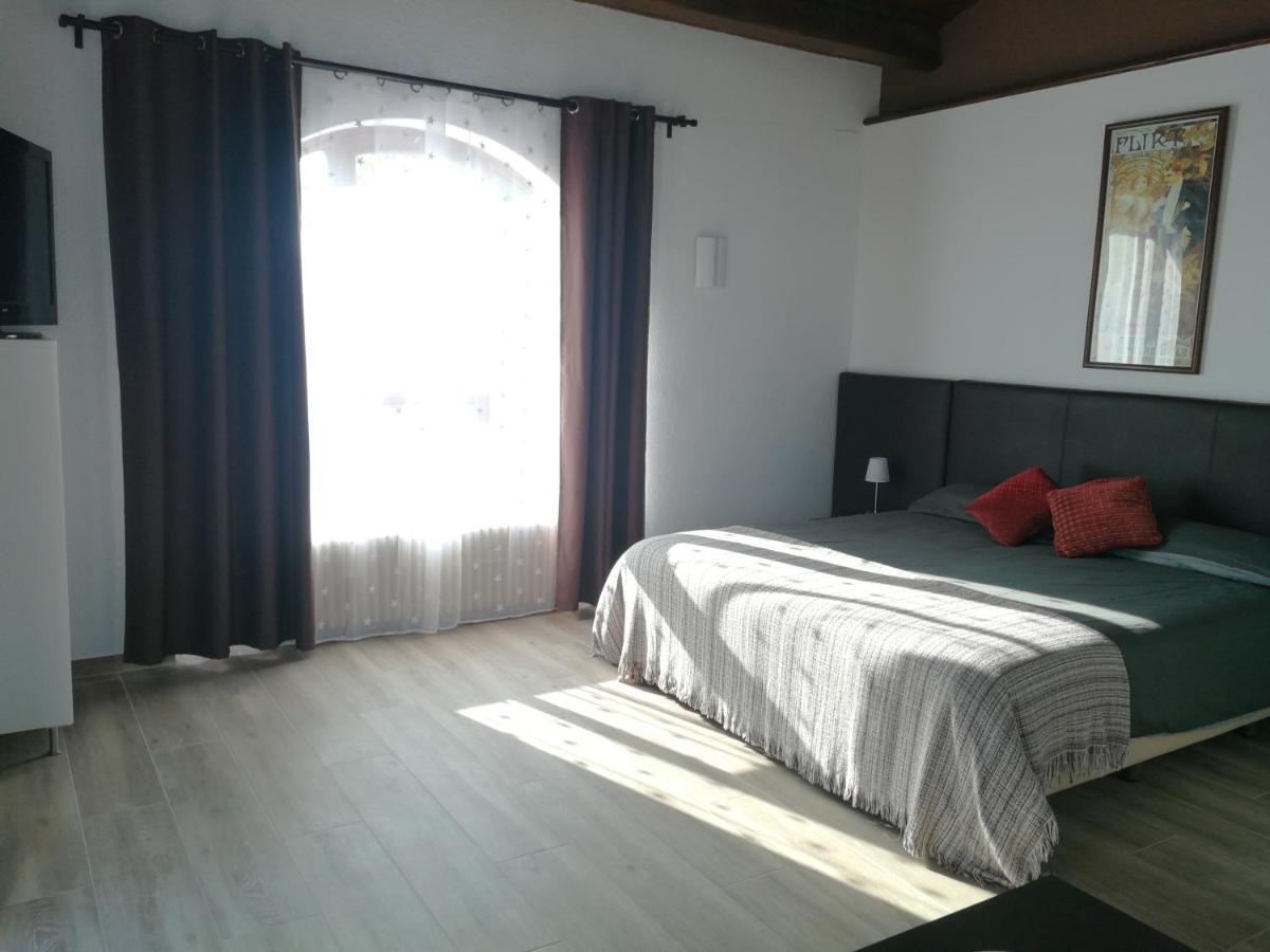 Hotel Rural Cal Ruget Vilobi Del Penedes Екстер'єр фото